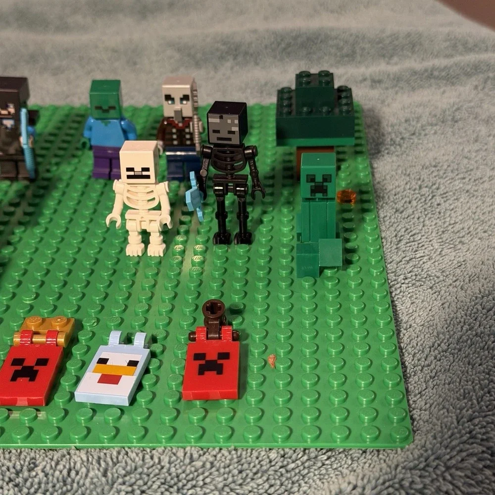 LEGO Minecraft Minifigure Lot Steve Alex Creeper Zombie Skeleton Bee